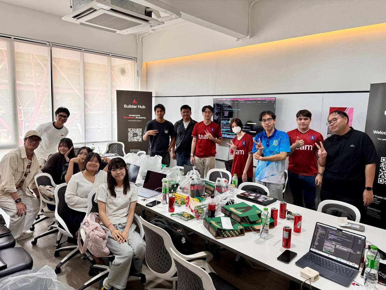University builders gathered for an Avalanche Builder Hub session